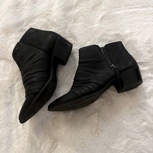 Circus by Sam Edelman Holden Side Zip Ankle Boots